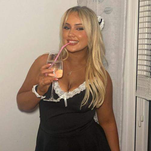 THEBlondie, Monroe Township, New Jersey